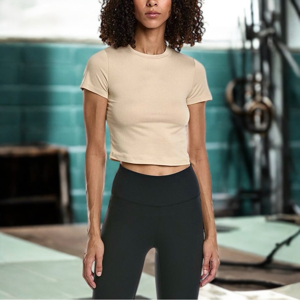 IVL Women’s Slim Fit Beige Minimalist Short Sleeve T-Shirt Sz L - Picture 1 of 16